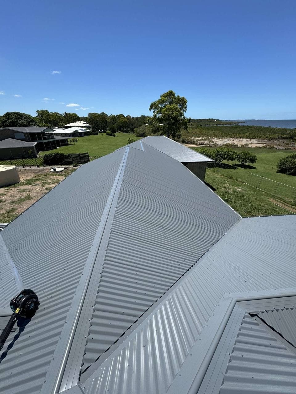 New Colorbond metal roof coastal home – Skyways Roofing