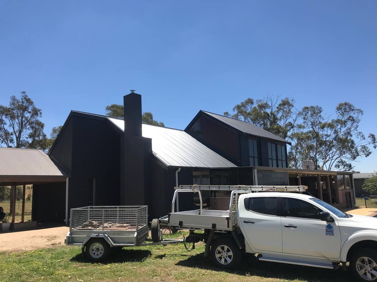 Standing seam metal roof modern home – Skyways Roofing