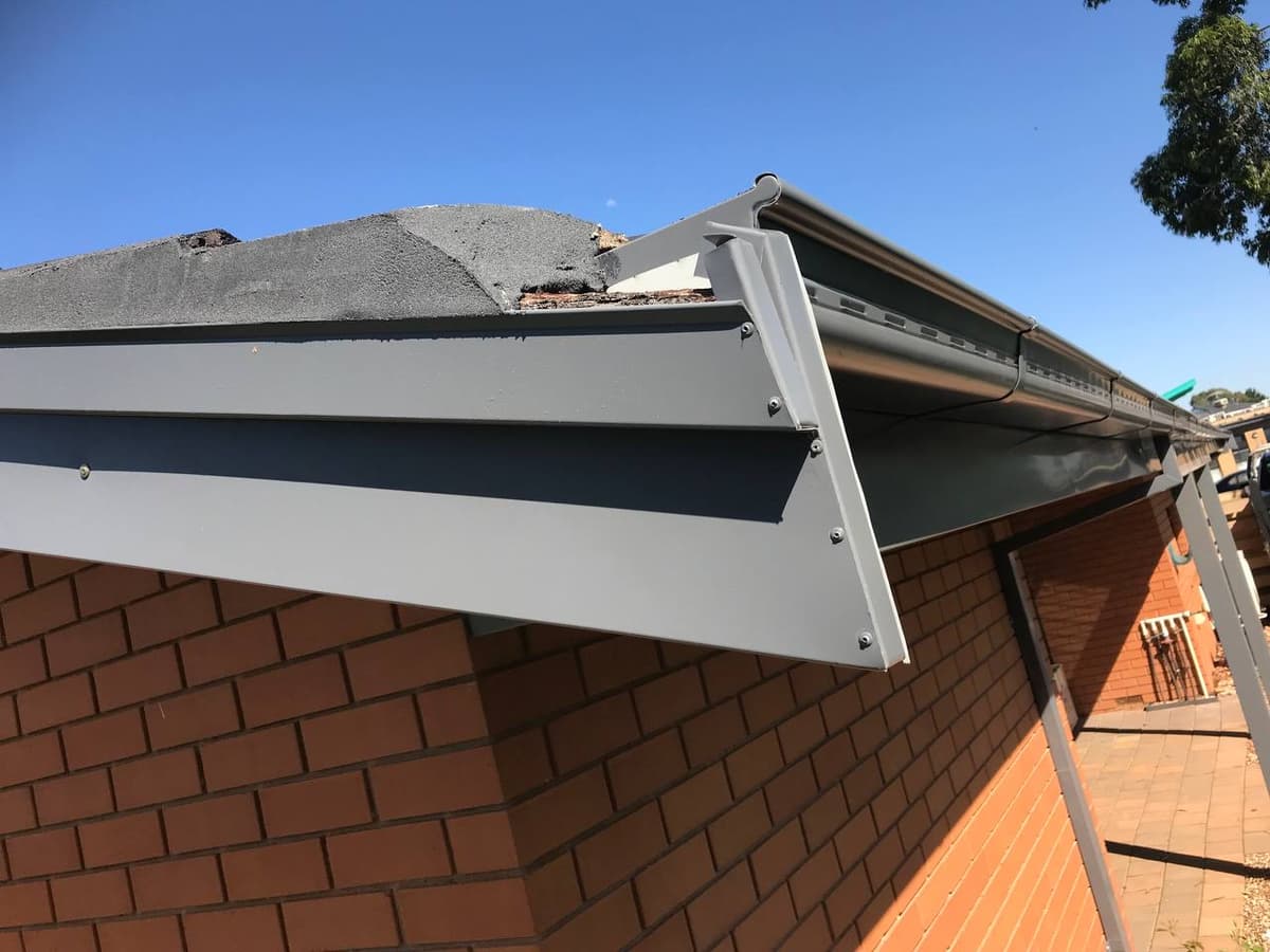 New Colorbond gutter installation – Skyways Roofing Melbourne